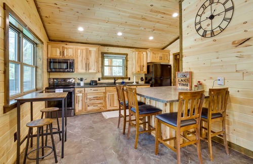 Hatfield Cabin | Near Memorial Park: Lake Arbutus Vacation Rental