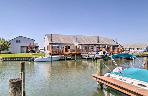 Midtown Ocean City Apartment | Near Ocean City Beach Waterfront Condo with Deck!