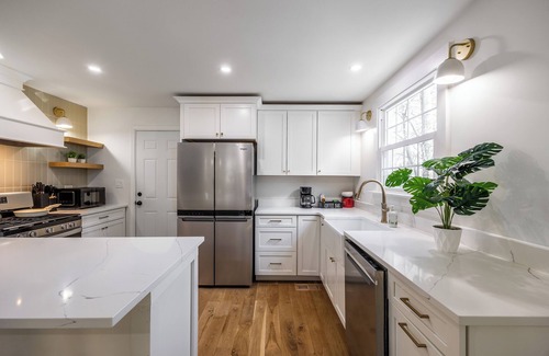 Highland Park House | Near Ravinia and Navy Base, charming 3-bedroom house in peaceful Highland Park