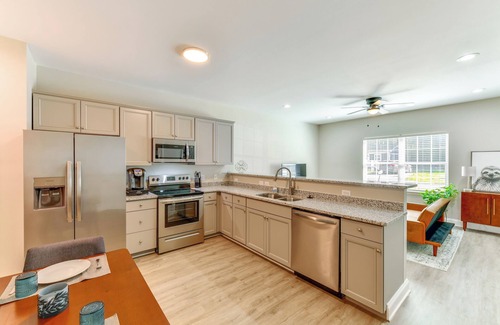 Dallas Apartment | Near Shopping & Dining: Pet-Friendly Dallas Apt!