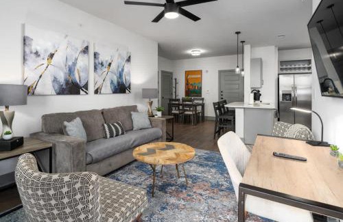 Crestline Heights Apartment | Near Shops Restaurants & Grandview Med Ctr
