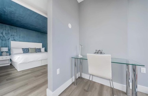 Port Morris Hotel | near Stadium Studio K Bal BR | Fitness Center