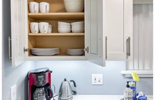Gainesville Condo | Near UF and SHANDS Hospital cozy spot