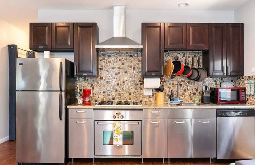 Austin House | Near UT Charming and Private Guest House