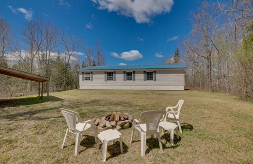 Albion House | Near Waterville Cozy Midcoast Vacation Rental!
