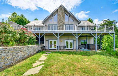 Vein Mountain House | Nebo Home with Hot Tub Wheelchair Accessible