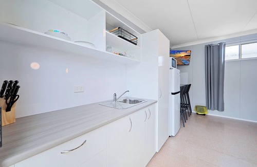 Tinana Hotel | Ned Kelly's Motel