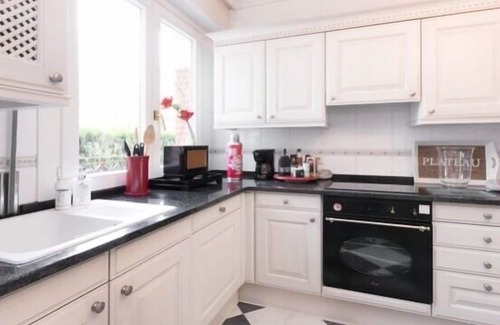 Getxo Apartment | Neguri apartment 10 minutes from the beach with garden