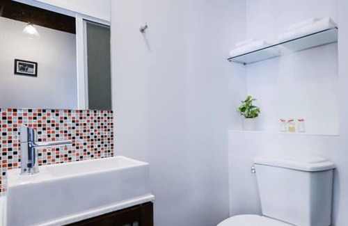 San Chao Pho Suea House | Neighbor Phuthon