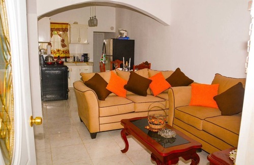 Black River House | Neke's Place Apartment #2 at 44 Allen Crescent
