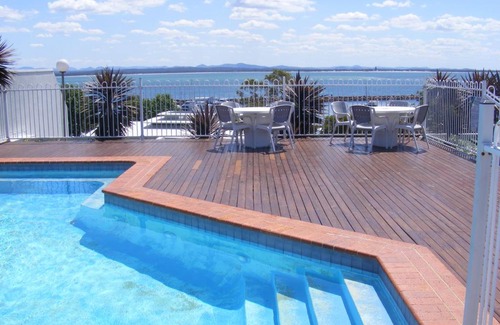 Nelson Bay Hotel | Nelson Towers Motel & Apartments