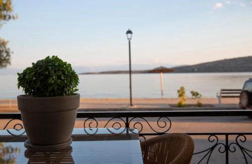 Itea Apartment | Nerissa Seafront apartment
