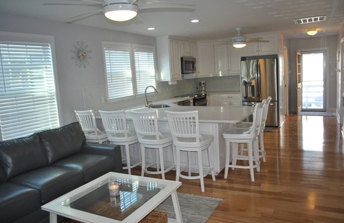 Wrightsville Beach House | Nestled between Banks Channel and the Beach of the island!