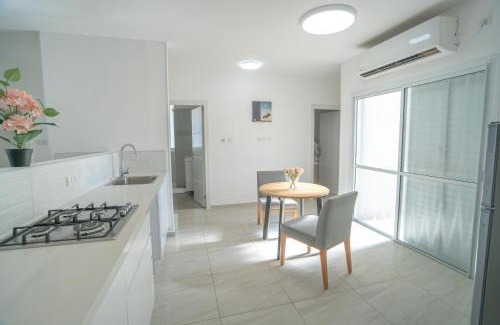 Netanya Apartment | Netanya Central SEA & SHOP