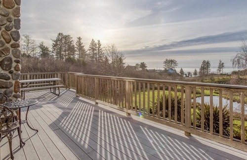 Tillamook House | Netarts Coastal Retreat