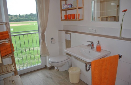 Leutershausen Apartment | Neu gebautes, gemütliches Ferienhaus, gut geeignet für Familien, voll ausgestattete Küchenzeile