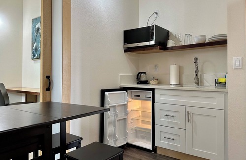 Newberg Cottage | nEuropean Style Cottage in Oregon's Willamette Valley Wine Country - Cottage #3