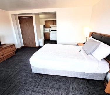 Marshfield Hotel | Neva Jean Hotel
