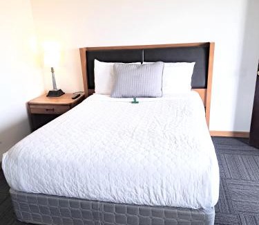 Marshfield Hotel | Neva Jean Hotel