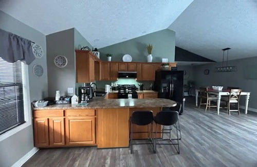 Aurora House | Never Too Farn Spacious house on dead end road with great outdoor space!nn
