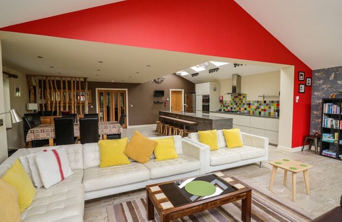 Newport Cottage | NEVERN HOUSE, family friendly in Newport, Pembrokeshire