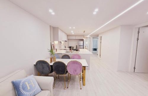 Bucheon Apartment | New 패밀리 & 친구 여행 모임 청결하고 쾌적한 넓은 신축아파트 주차 편리 쓰리룸