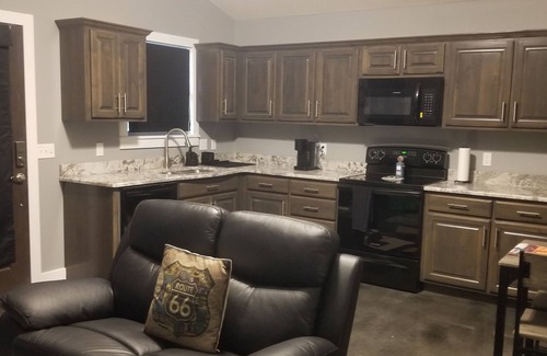 Galena Cottage | New 1 bedroom cottage right off Route 66.