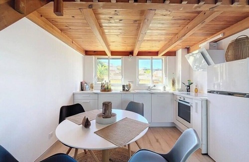 Pietrosella Apartment | New 2025: Haut de villa 2 chambres vue mer climatisé à 300 mètres de la mer