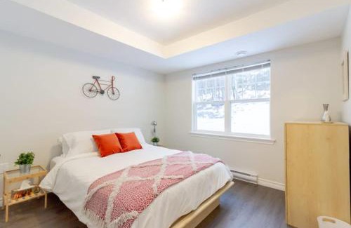 Saint John House | New 2BD Condo UNB Hospital Golf Patio Coffee