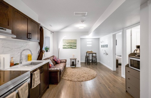 Yorkson Villa | New 2BD Suite Near Events Center