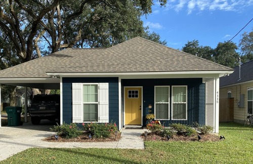 Zachary House | New 3BR/2BA Home In Heart Of Zachary (THREE BEDROOM)
