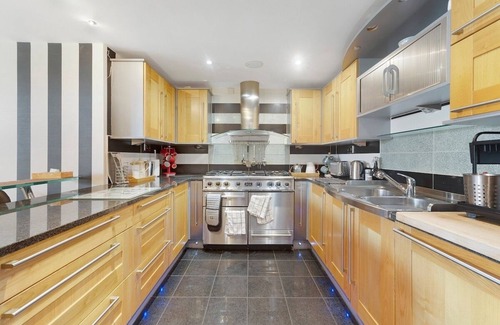 Sefton Park House | NEW! 4BR in Parkfield Road