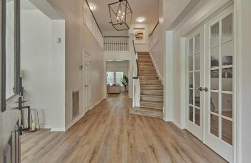 Alden Bridge Villa | New!4BR with Easy Access to all Woodlands Amenities