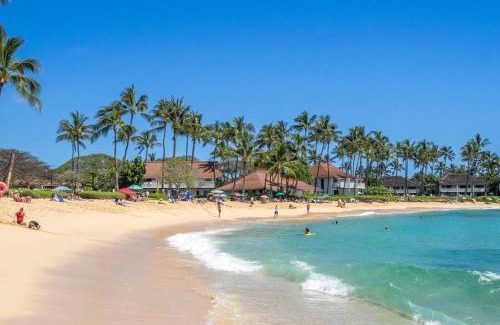 Poipu House | NEW 5BR Farmhouse Estate - AC Pool Gym Pickleball