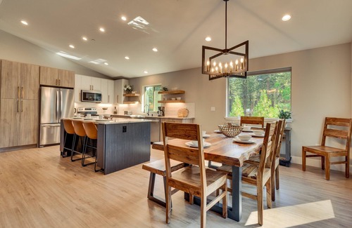 Y Area House | NEW! AC, Hot Tub, Grill, Newly Built, Open Floor Plan, Wifi, 3 of 6 – Emerald Bay Oasis