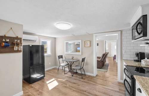 Wears Valley House | New! Adorable 1BR w/MTN Views! Hot Tub*Location!