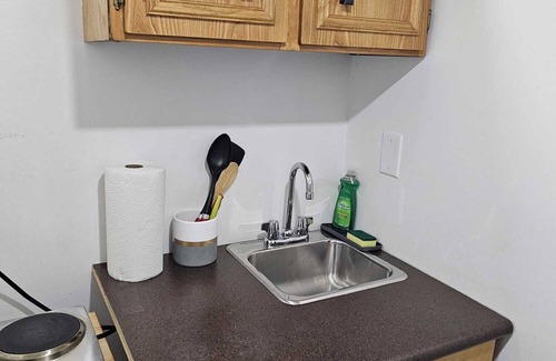 Saint Thomas Apartment | New and Modern Basement Apartment