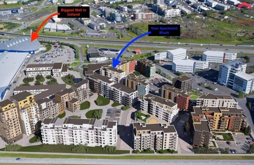 Kopavogur Apartment | New Apt. Near Smáralind Mall With Private Parking