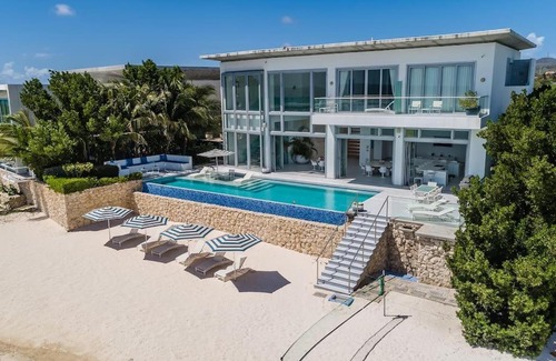 Savaneta Villa | New Aruba Beachfront Estate:gym, beach and pool