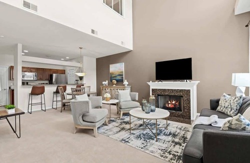 Auburn Hills House | *NEW* Auburn Hills DT Condo