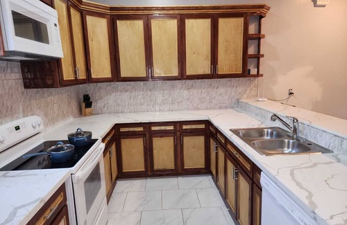 Nicholls Town House | New, beautifully furnished Cozy bungalow in a quiet neighborhood.