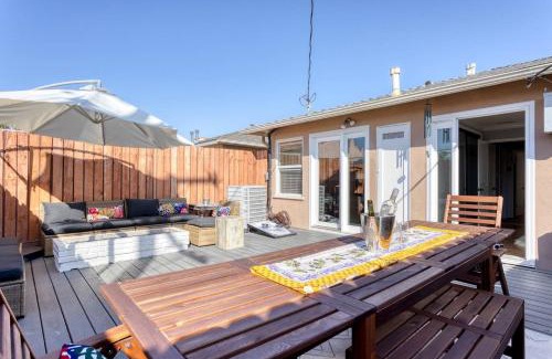 Belmont Shore Apartment | New Belmont Shore Retreat with free Parking Walk to Beaches