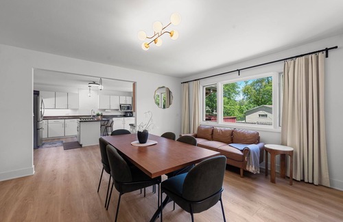 Bensenville House | New! Bensenville Hidden Haven - Pool/Arcade/Sauna