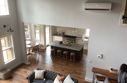 Sandwich House | NEW BUILD! Mountain views, minutes from Squam's Sandwich Beach and boat ramp!