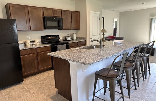 Zephyrhills House | New build quiet home 2 bedrooms 1 bathroom - Discounts Available
