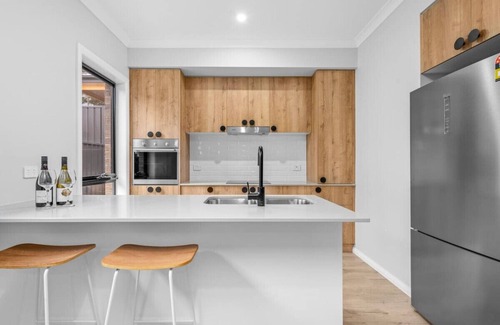 Beechworth House | New Central 2 bedroom townhouse!