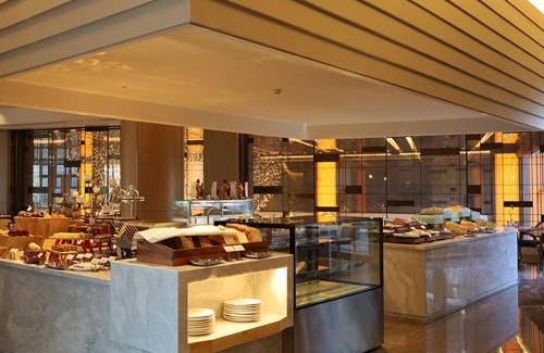 Yuhang District Hotel | New Century Grand Hotel Hangzhou Baoding