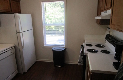 Mount Holly Condo | New! City Chic 13min to Airport and 20min to City Center
