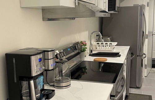 York Regional Municipality Apartment | New, Clean and Comfortable Apartment with Private Entrance.