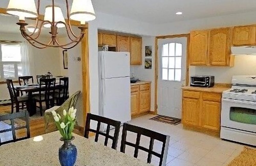Edgartown House | New construction Edgartown home with AC, new furnishings, o/d shower, bike path.